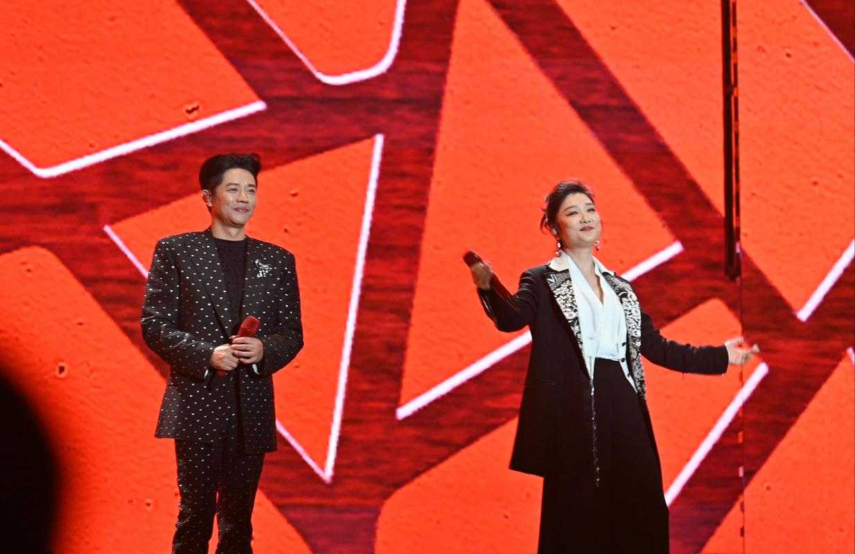 凤凰传奇适合什么场合表演？