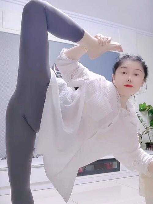 长沙学院一字马女神七天探花挑战 惊艳全网